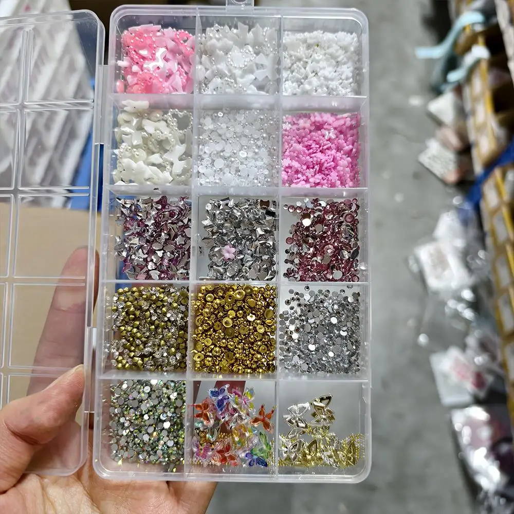 1 Caja de Adornos 3D para Uñas con Lazo de Flores Mixtas, Aleación, Mariposa, Caviar, Perla, Corazón, Decoraciones para Arte de Uñas, Accesorios para Manicura DIY