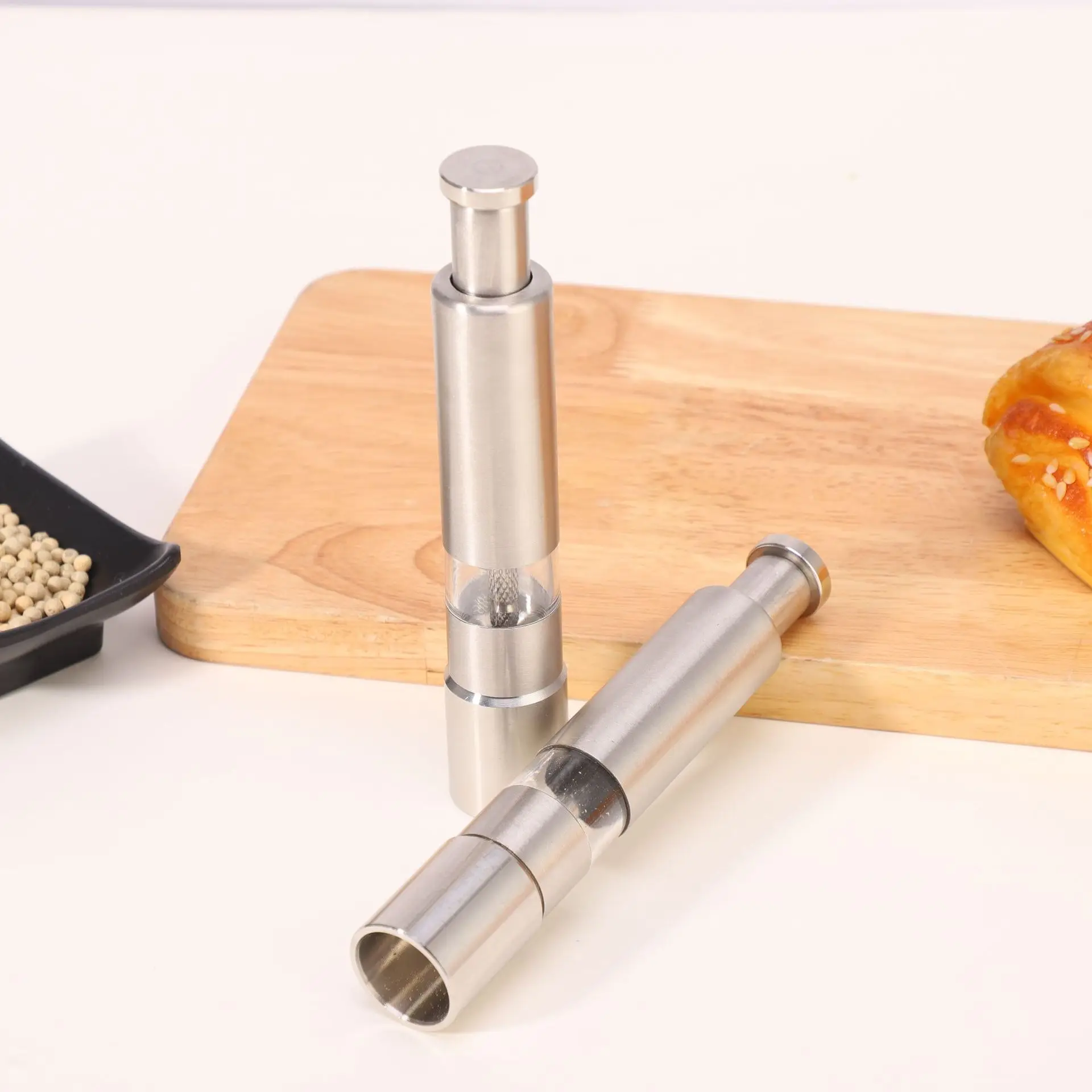 Household stainless steel manual press pepper grinder kitchen gadgets spice sea salt grinder prickly ash sea salt freshly ground