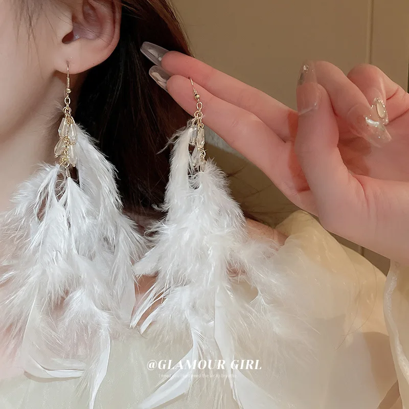 Black and White Feather Earrings Long Irregular Tassel Earrings Exaggerated Delicate Women Birthday Party Jewelry Gift 2023