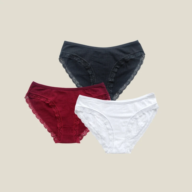 

Women's Plus Size Lace Panties Mid Waist Cotton Cheeky Underwear - Breathable Summer Hip-Hugging Panty for Curve Accentuating
