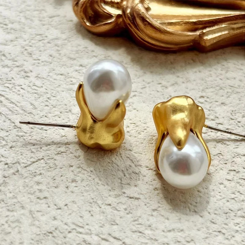 Vintage Teeth Shape Pearl Earrings Fashion Personalized Ladies jewelry Stud Earring Party Accessories Girls Gifts