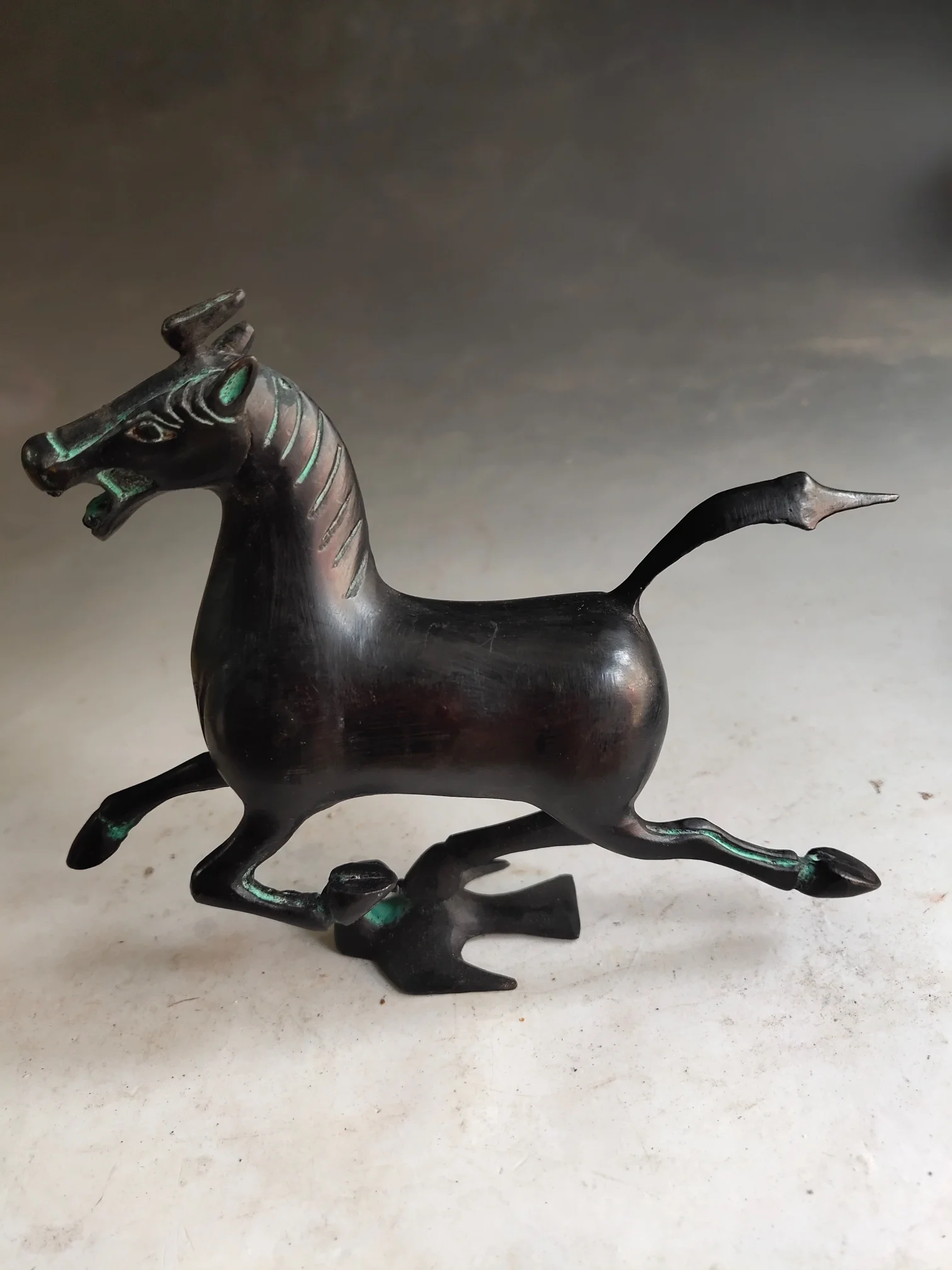 Classic Bronze Pony Ornaments With Beautiful Shapes and Exquisite Craftsmanship are Worth Collecting as Home Crafts