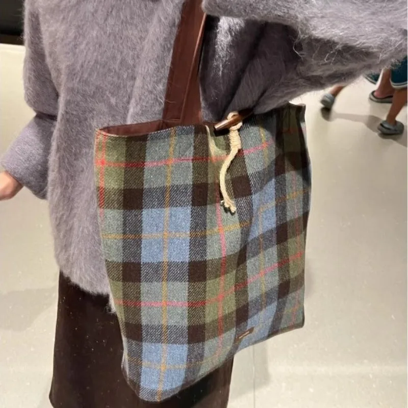 Shoulder Bags Women Plaid Casual Large Capacity Vintage Woolen Commuter All-match Tote Bag Students Travel Multi-function Chic