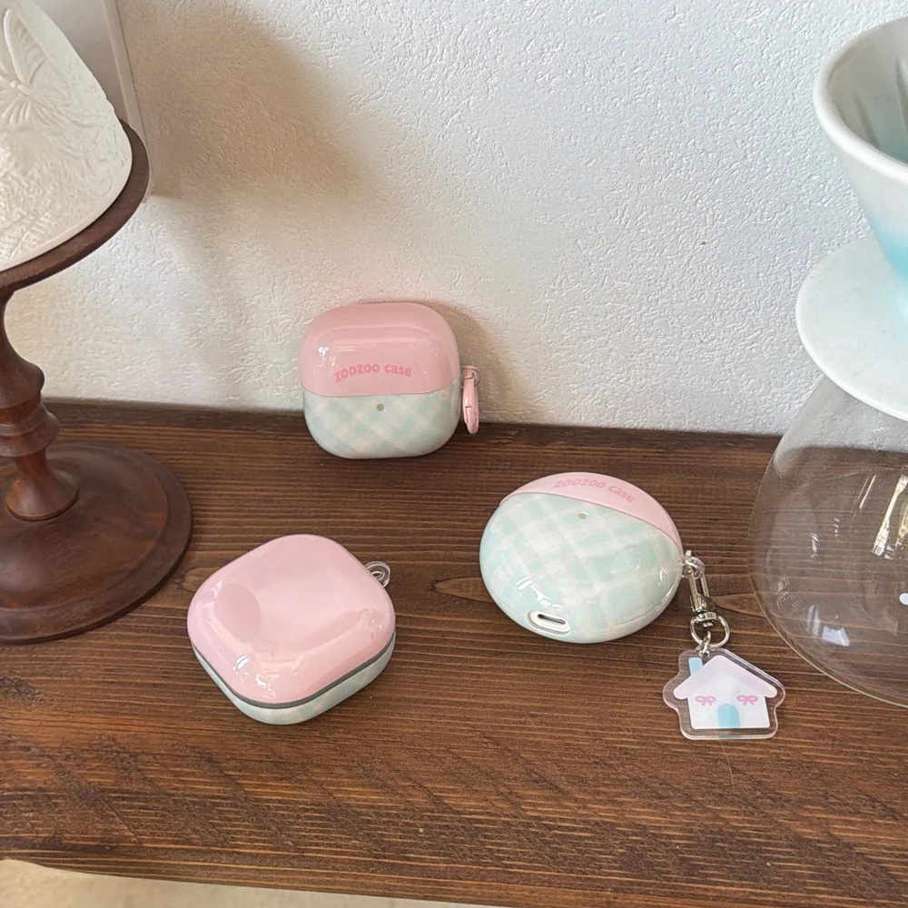 

Pink Green Grid with House Keychain Earphone Case For Samsung Galaxy Buds 2 3 Pro Live FE Core Cases Headset Protective Cover