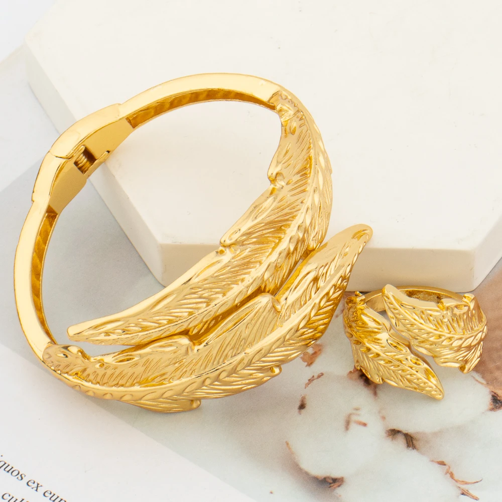 Cuff Bangle and Ring Jewelry Set for Dubai African 18k Gold Color Hand Bracelet Cocktail Ring Jewelry Set for Weddings Bride