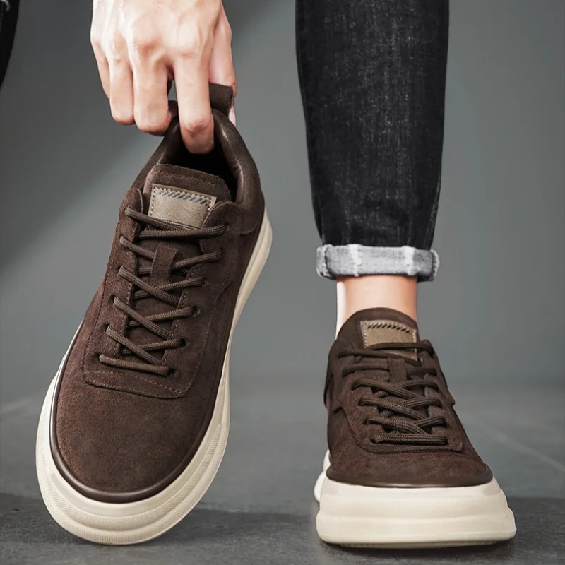 New Men's Casual Versatile Sports Shoes Outdoor Non Slip Wear-resistant  Lace-up Running Shoes Comfort High End Men's Sneakers