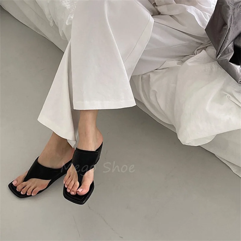 Black Flip Flops High Heel Slippers Outdoors Women's Summer Thick Soled Split Toe Slippers French Chunky Heels Half Shoes
