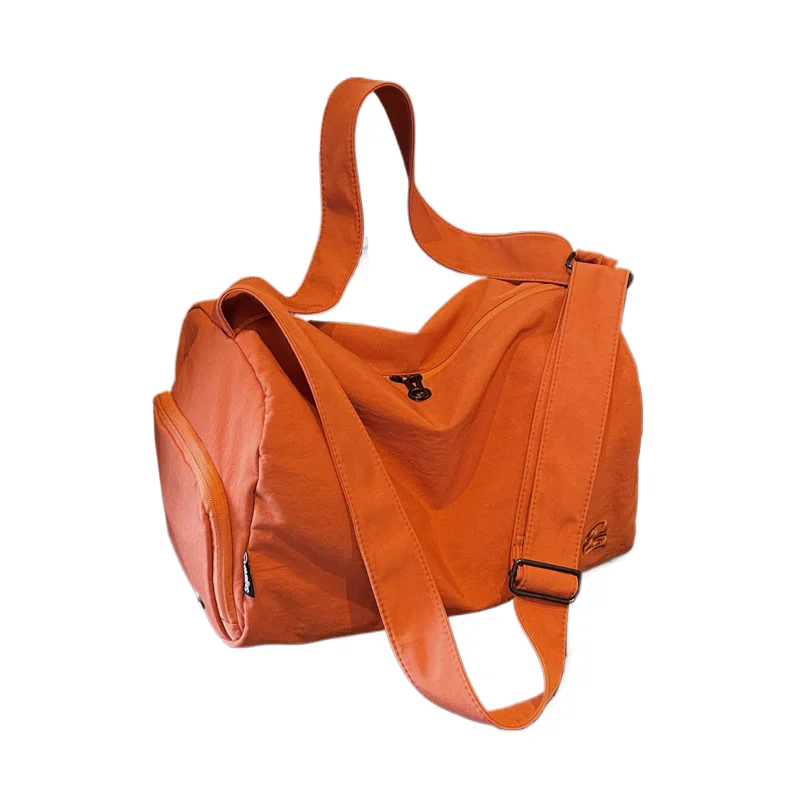 

Fashionable lightweight swimming and fitness bag with large capacity, dry and wet compartments, adjustable crossbody strap, lugg