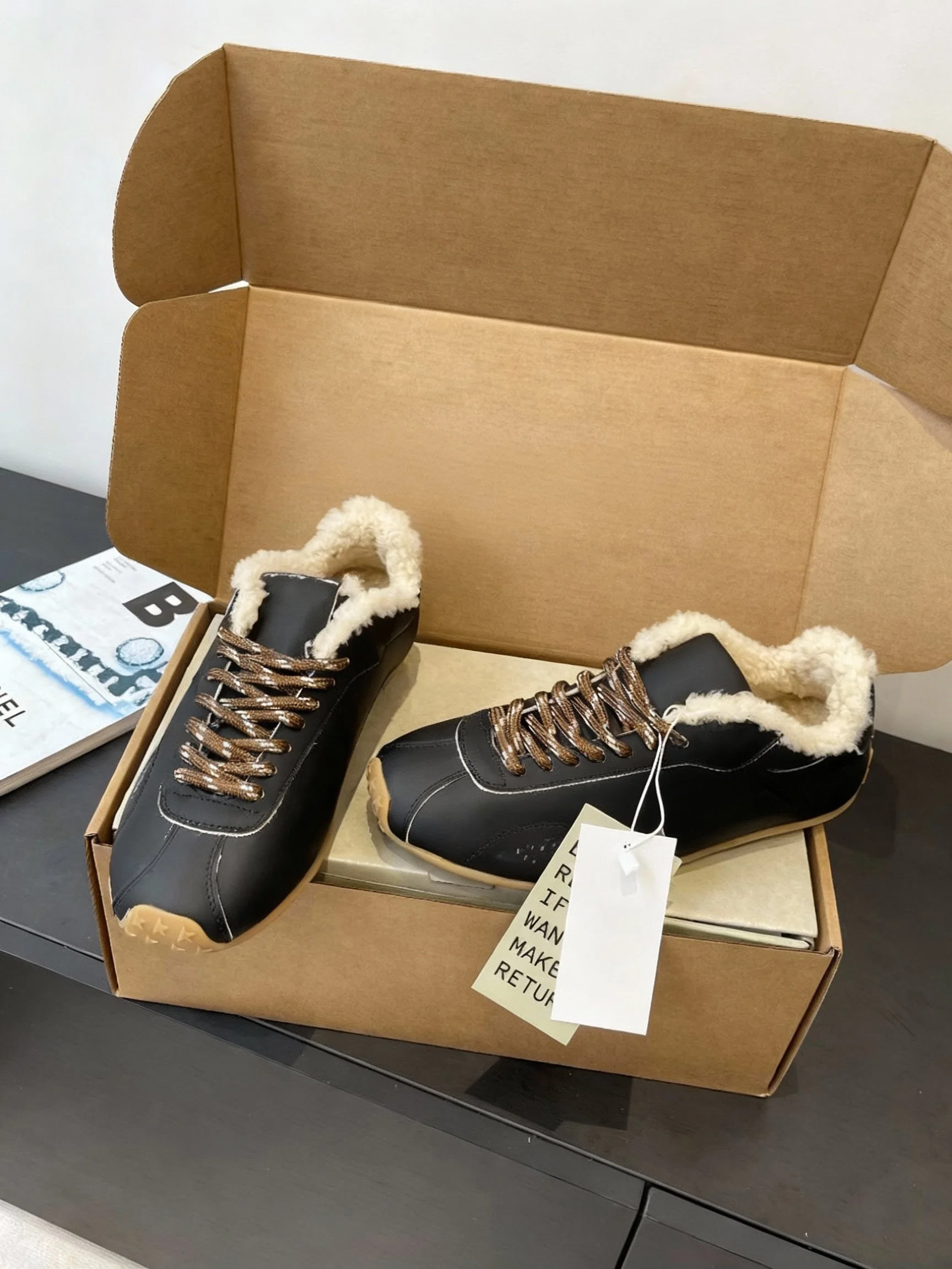 

2025 new fashionable marathon series sneakers, German training shoes, nylon upper and leather stitching