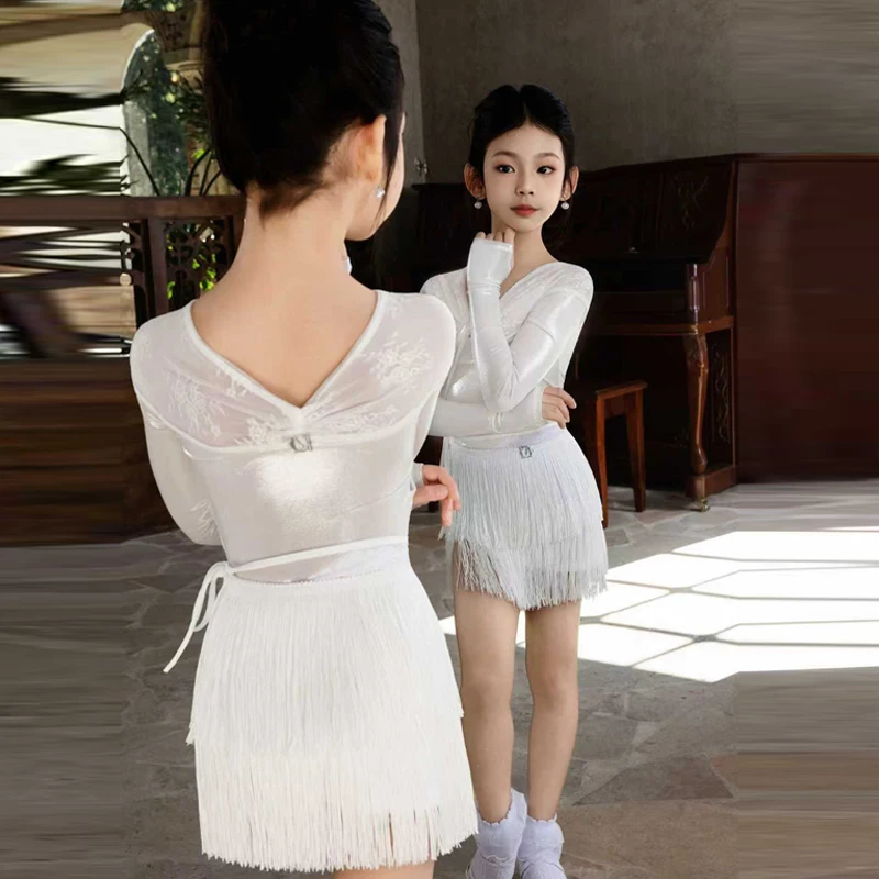 ชุดการแสดงเต้นลาตินสำหรับเด็ก ชุดเต้นลาตินสำหรับเด็กผู้หญิง ชุดแข่งขันเต้นลาติน เสื้อลาตินเลเซอร์ กระโปรงพู่ห้อย เสื้อผ้า SL14684