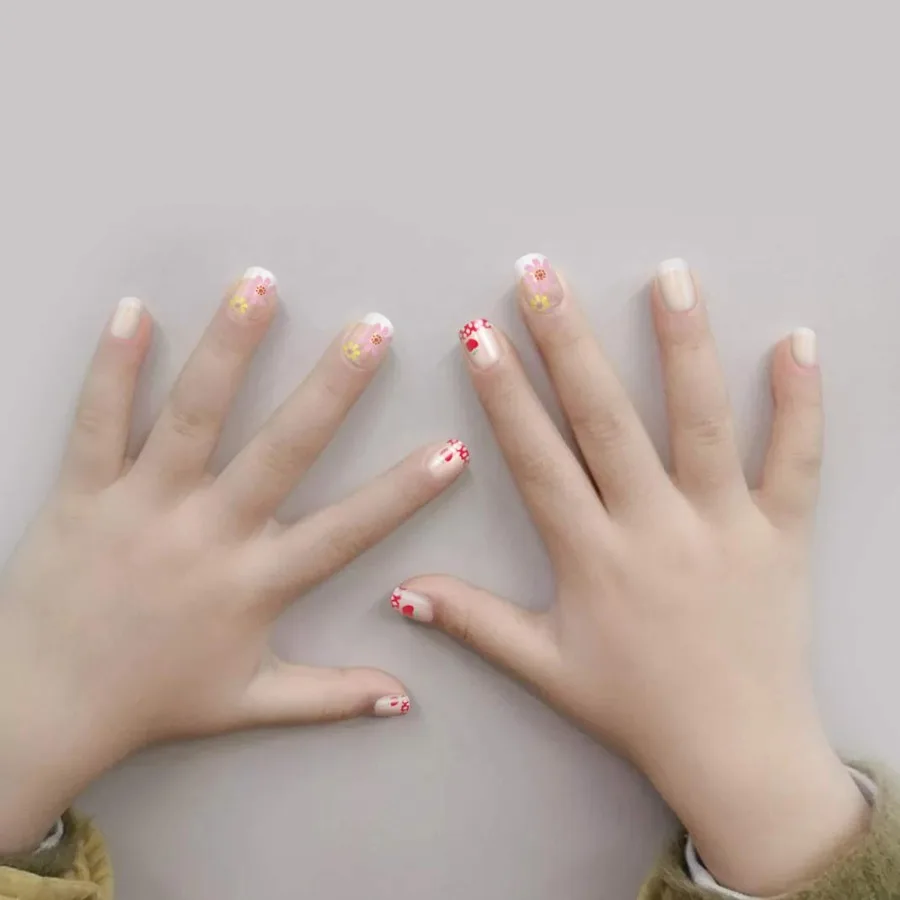 120pcs 5 Pack French Nails Press on Preglue Full Cover Short French False Nail Kits for ' Nail Art Decoration with Flower Desig