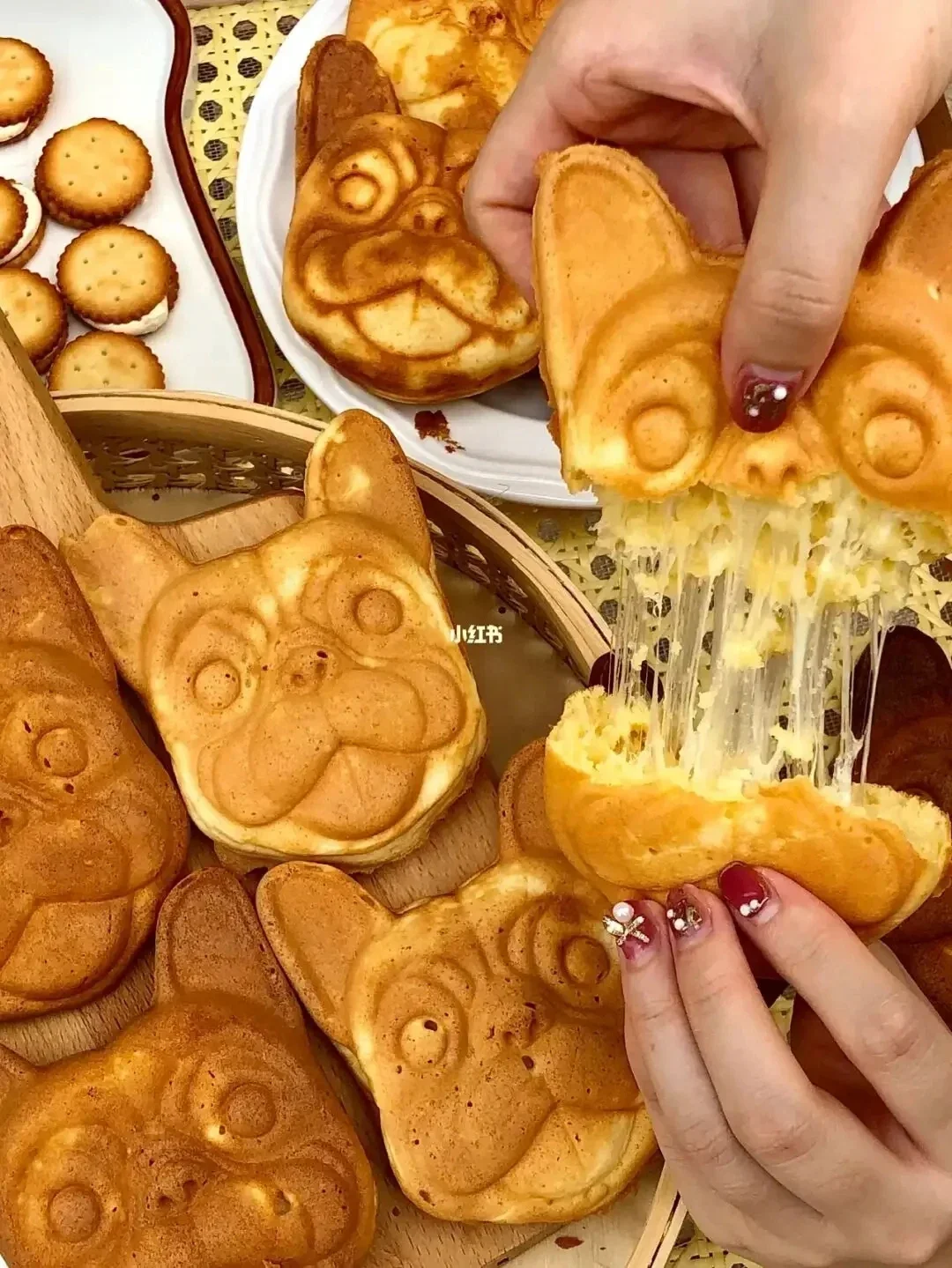 Commercial Cartoon Waffle Maker with Animal Shapes | 3000W Dual Voltage · Cat/Bunny Non-Stick Plates