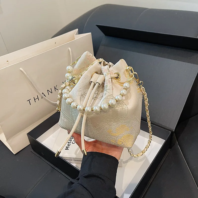 

Silk bucket bag, hand-embroidered retro shoulder bag, light luxury cheongsam accessories, evening handbag