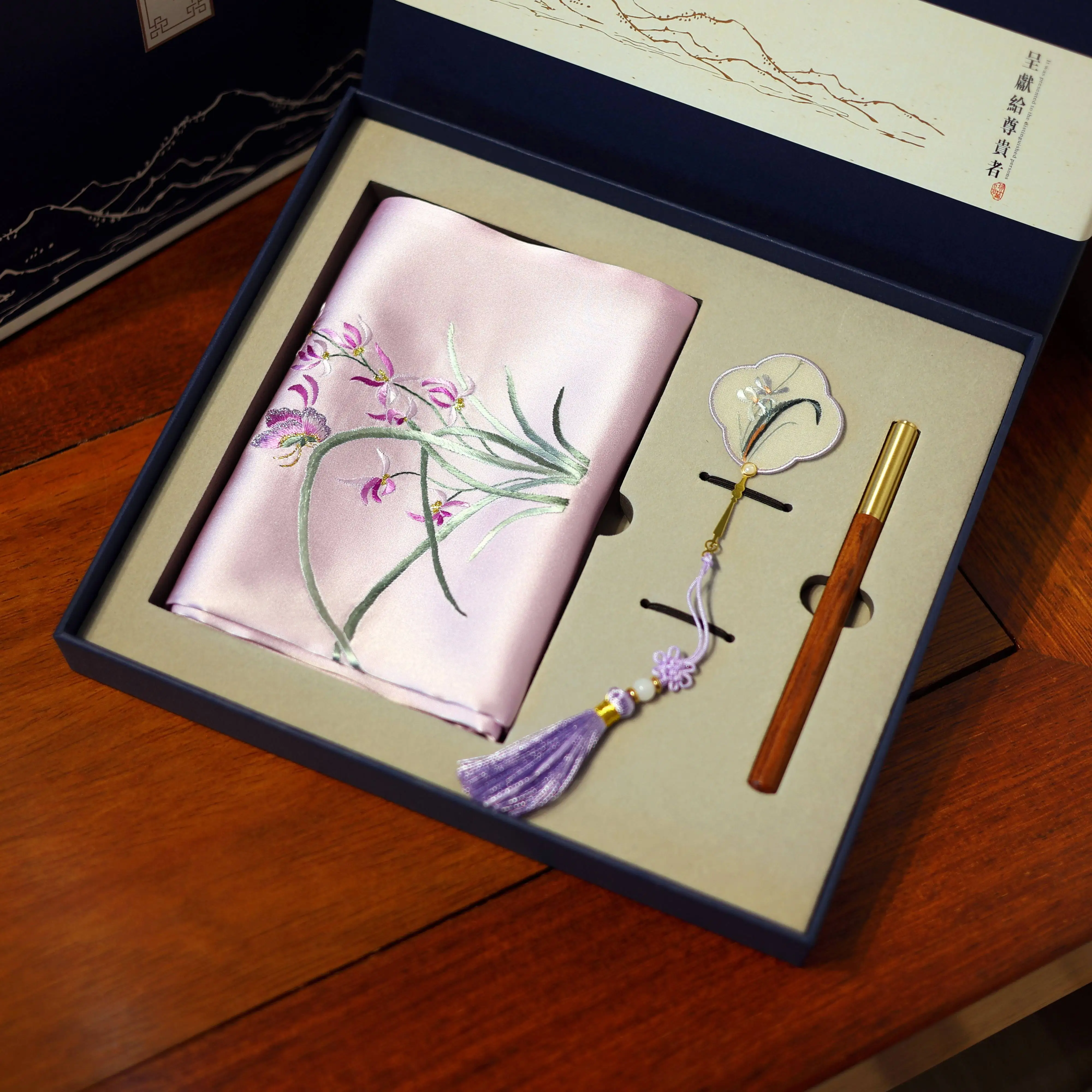 silk embroidery scarf, handmade double-sided bookmark,  intangible cultural heritage, characteristic ethnic style gift