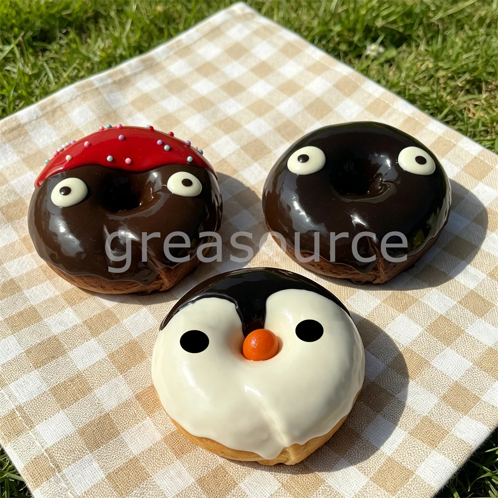 Adorno de escritorio divertido DIY de PU con forma de cruasán de chocolate sonriente, de subida lenta, para fotografía de alimentos y decoración de escaparates de panadería.