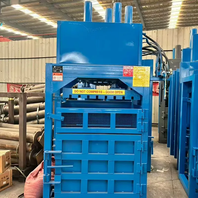 Powerful 7.5KW Hydraulic System Press User Friendly Button Operation Panel Vertical Hydraulic Baler