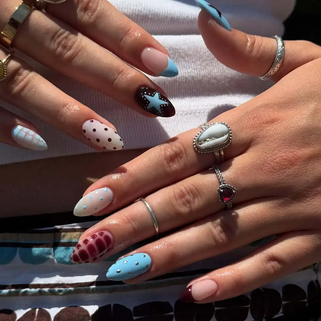 24 قطعة Craquelure الأزرق الفرنسي الصحافة على الأظافر كاذبة ستار البولكا نقطة تصميم غطاء كامل الأظافر نصائح قصيرة اللوز انفصال الأظافر وهمية #2