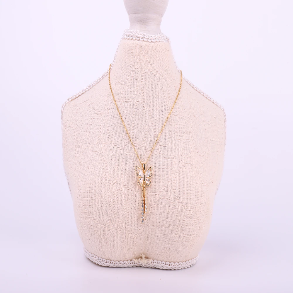 قلادة نسائية فاخرة خفيفة الوزن من الفولاذ التيتانيوم مع قلادة، زخرفة مجوهرات غير باهتة، رقبة عصرية راقية متعددة الاستخدامات