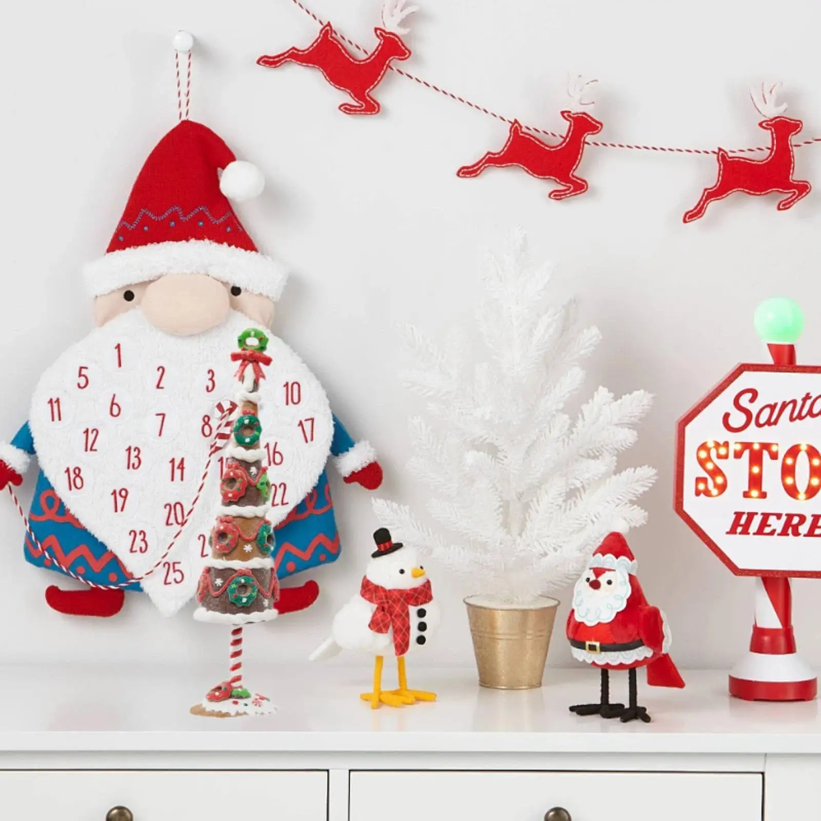 Christmas Donut Tree Statue Xmas Statue Scene Display Prop Figurine Sculpture for Countertop Gift Table Fireplace