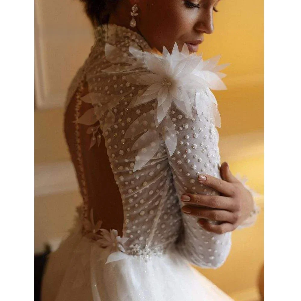 Romantisches Spitzen-Langarm-Kurzhochzeitskleid Modernes herzförmiges Brautkleid mit hohem Kragen und 3D-Blumenrock-Anpassung