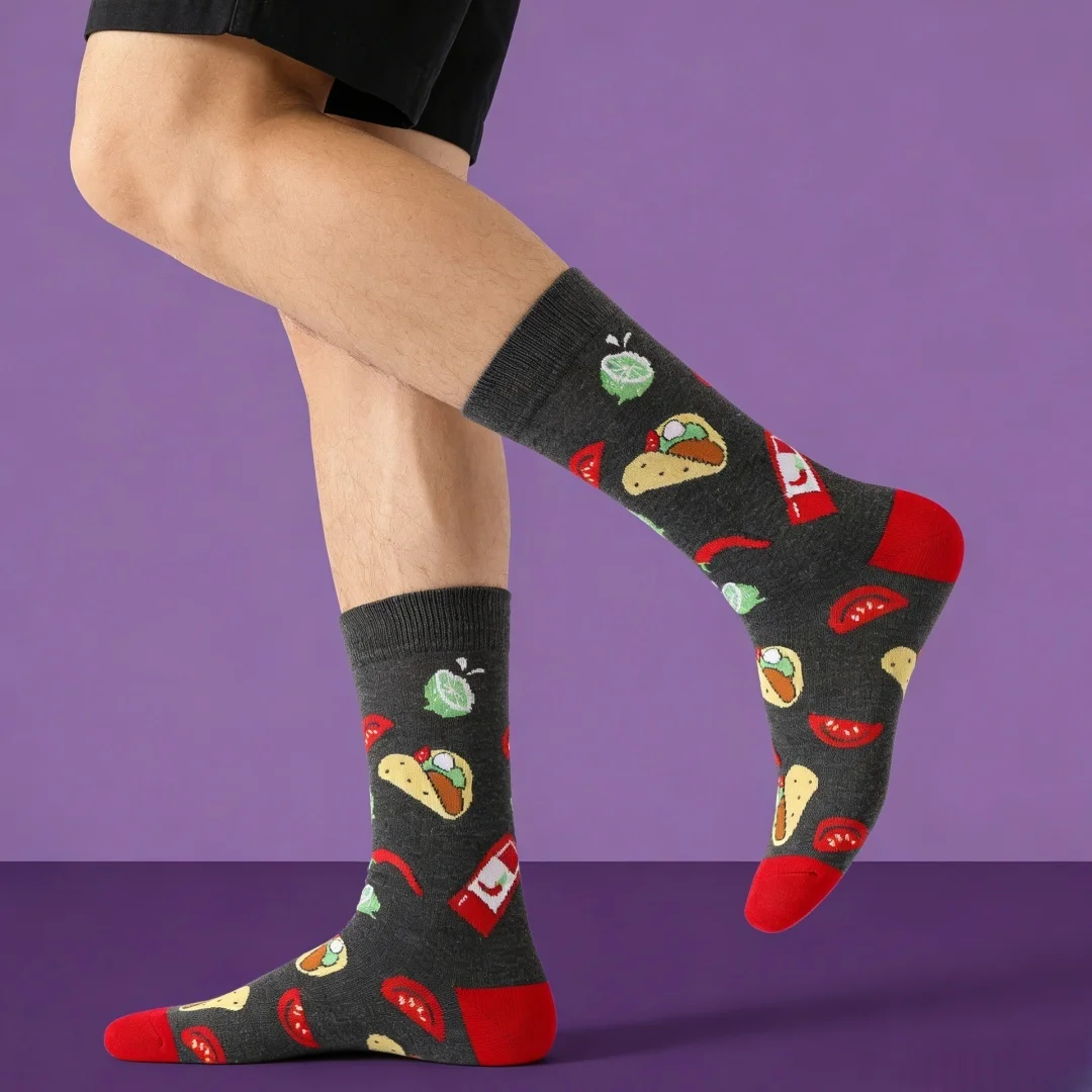 1 par de calcetines de media pantorrilla con temática alimentaria, con tacos, chiles y tomates, esenciales para cualquier comida