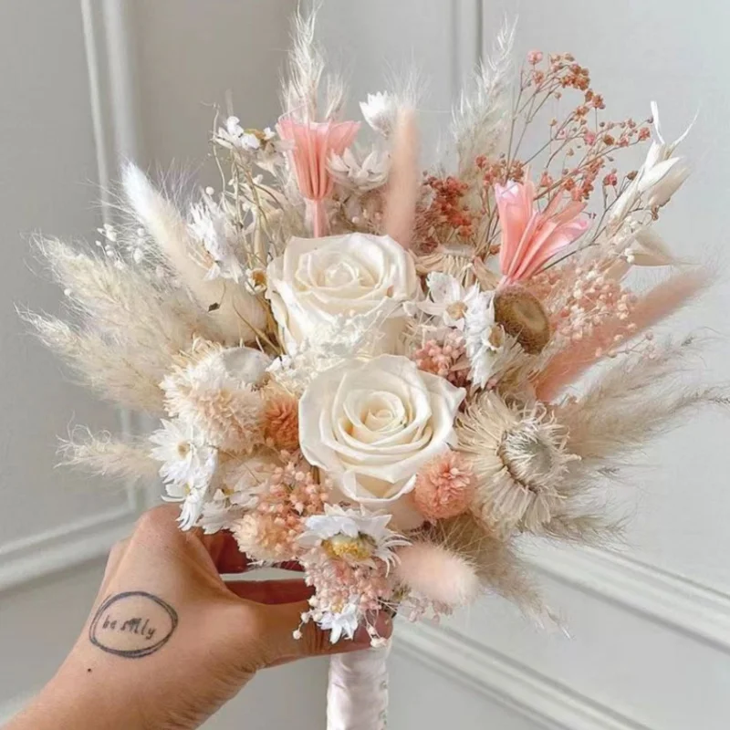 New Dried Pampas Grass Wedding Bridal Bouquets for Wedding Faux Rose Bride Wedding Bouquet Romantic Wedding Party Decoration