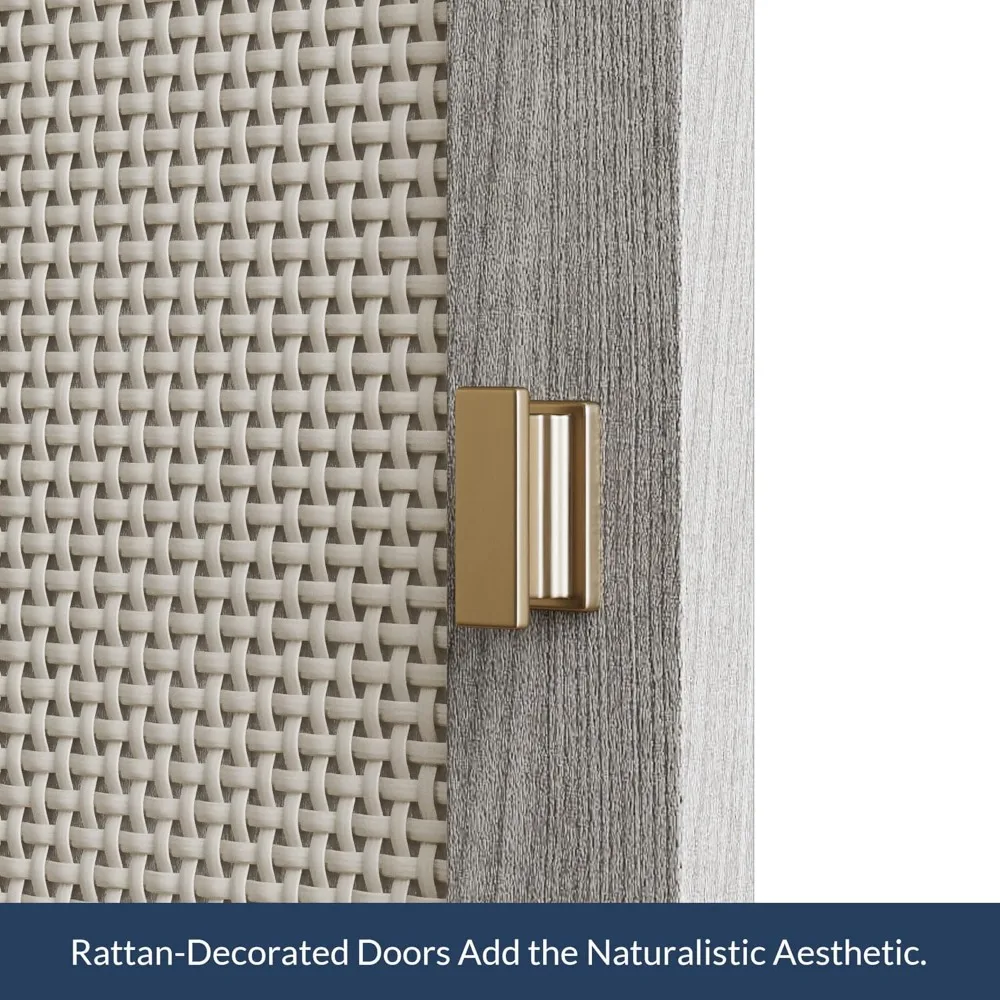 زوج من الخزائن الجانبية ذات الباب الروطان مع قواعد معدنية وأرفف قابلة للتعديل، وخزائن بوفيه على الطراز البوهيمي