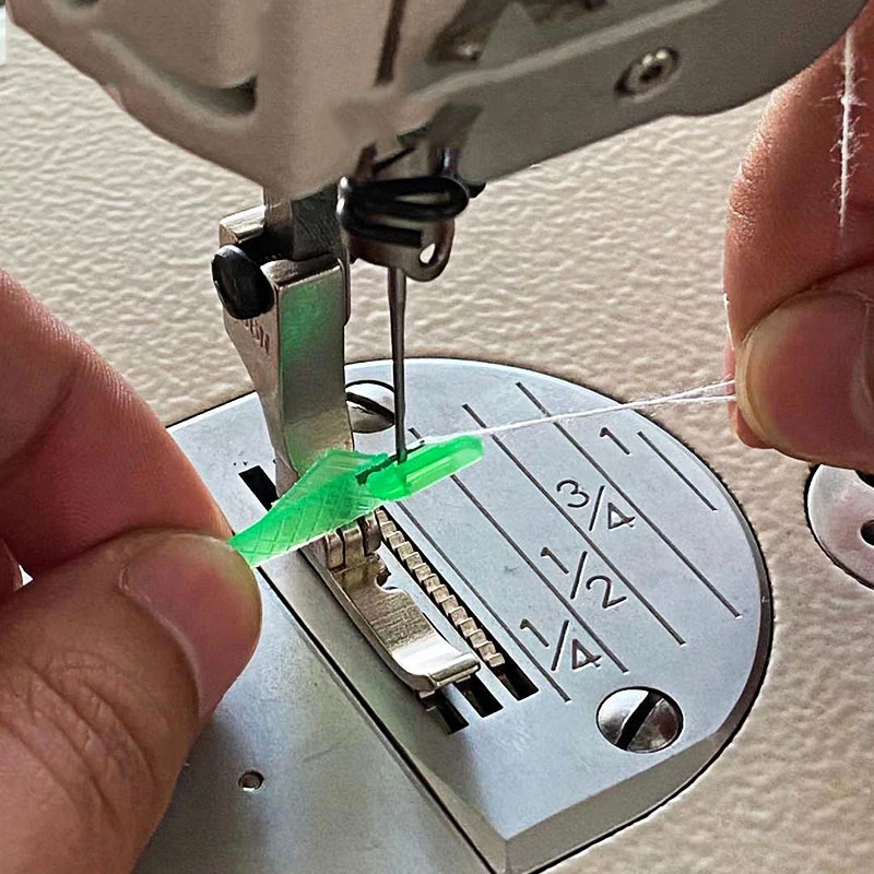 Mini Fish Needle Threader with Hook Needle Stitch Insertion Tool Elderly Quick Automatic Thread Changer Craft Sewing Machine