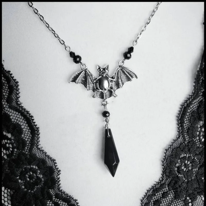 Gothic Elegant Black Glass Crystal Bat Necklace Victorian Handmade Gorgeous Punk Statement Jewelry Party Women Halloween Gift