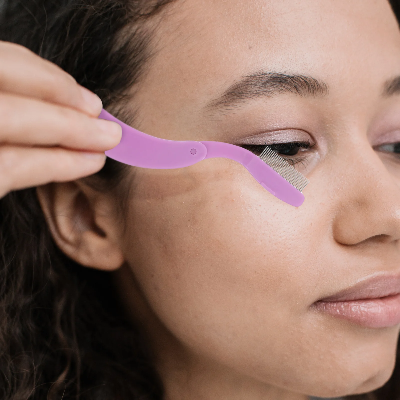 Faltbarer Wimpernkamm, Metall-Brauenkamm, tragbares Wimperntrenner-Werkzeug, vielseitiges Augenbrauenpflege-Schönheitswerkzeug, Augenbrauenpinsel