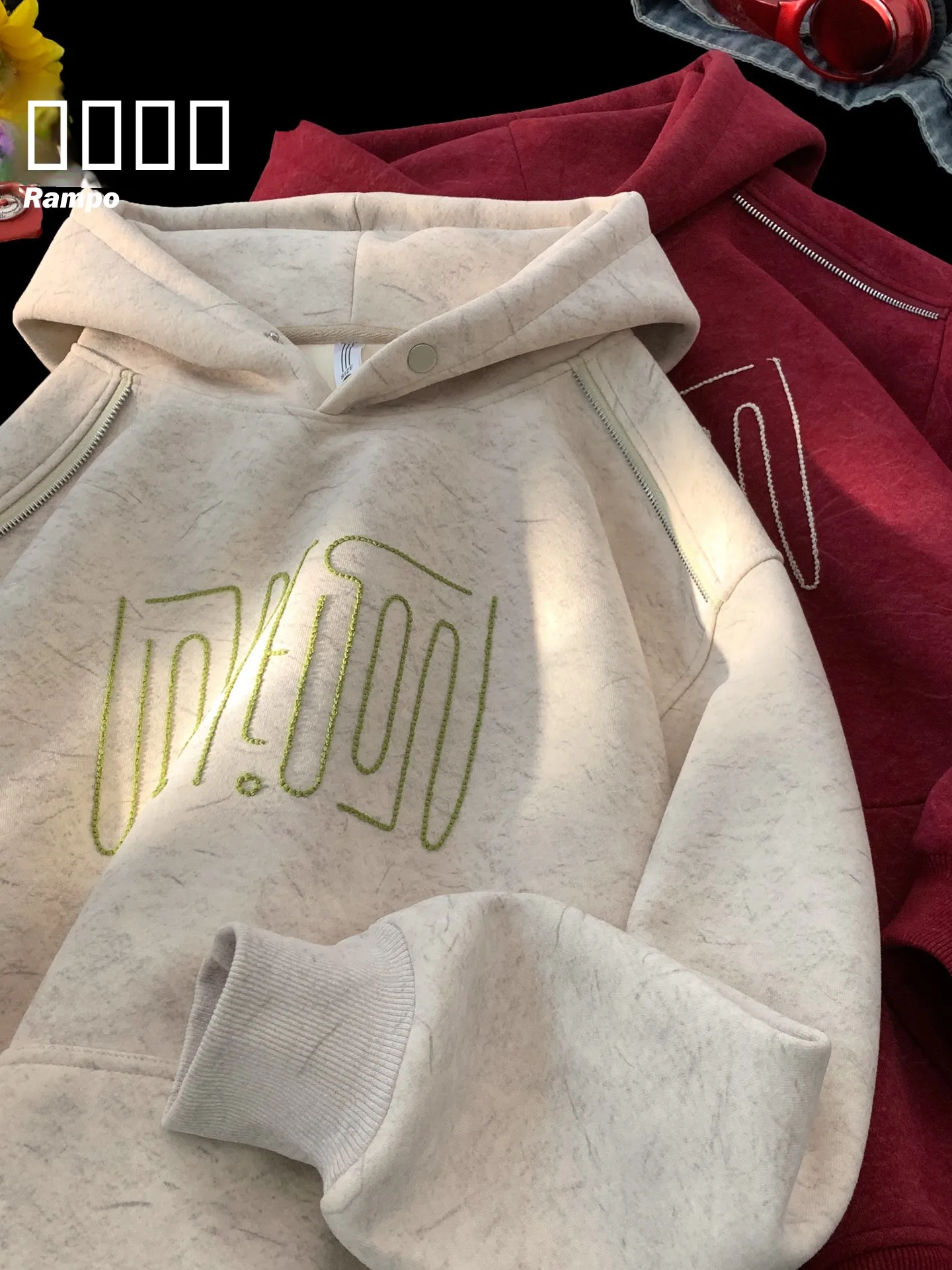 

American Deconstructed Letter Print Hooded Fce Sweatirt Men's Winter Sports Hat irt Cool Casual Couple's Jaet