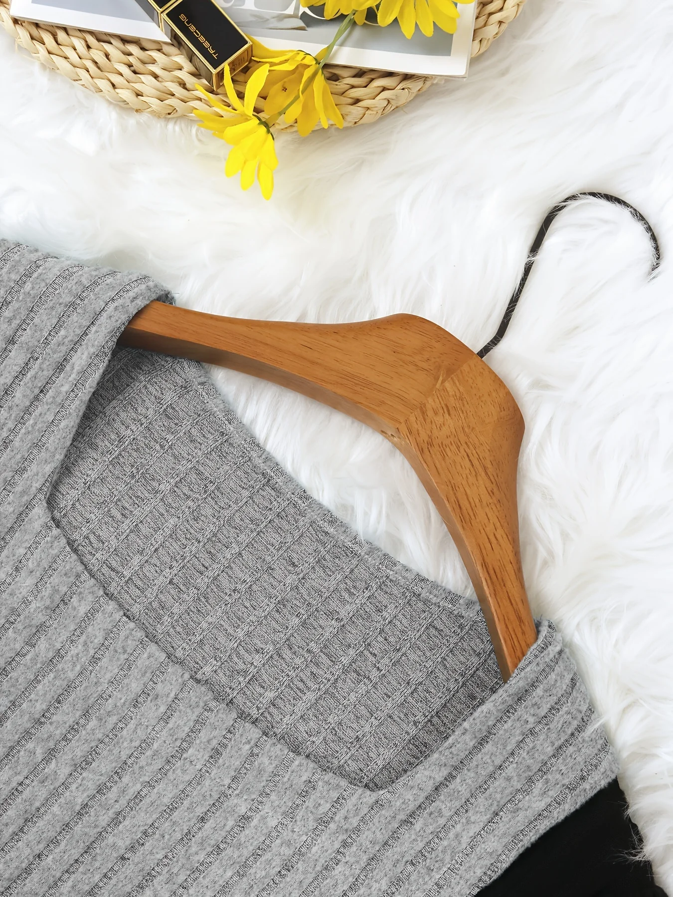 Stilvoller Plus-Size-Damenpullover mit quadratischem Ausschnitt und Farbblock-Design für modernen Chic – Detail 3