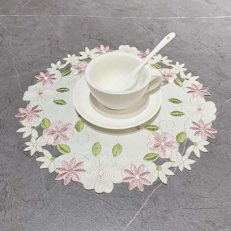 Popular Round Rose Flower Embroidery Table Place Mat Pad Cloth Placemat Doily Coffee Tea Coaster Kitchen Cup Pad Table Decor 1PC