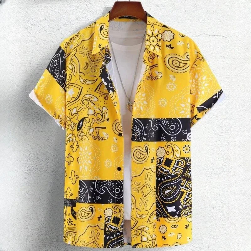 Men's Stylish Color-Blocked Paisley Print Shirt, Breathable and Loose-Fitting Short-Sleeved Casual Vacation Top for Summer.