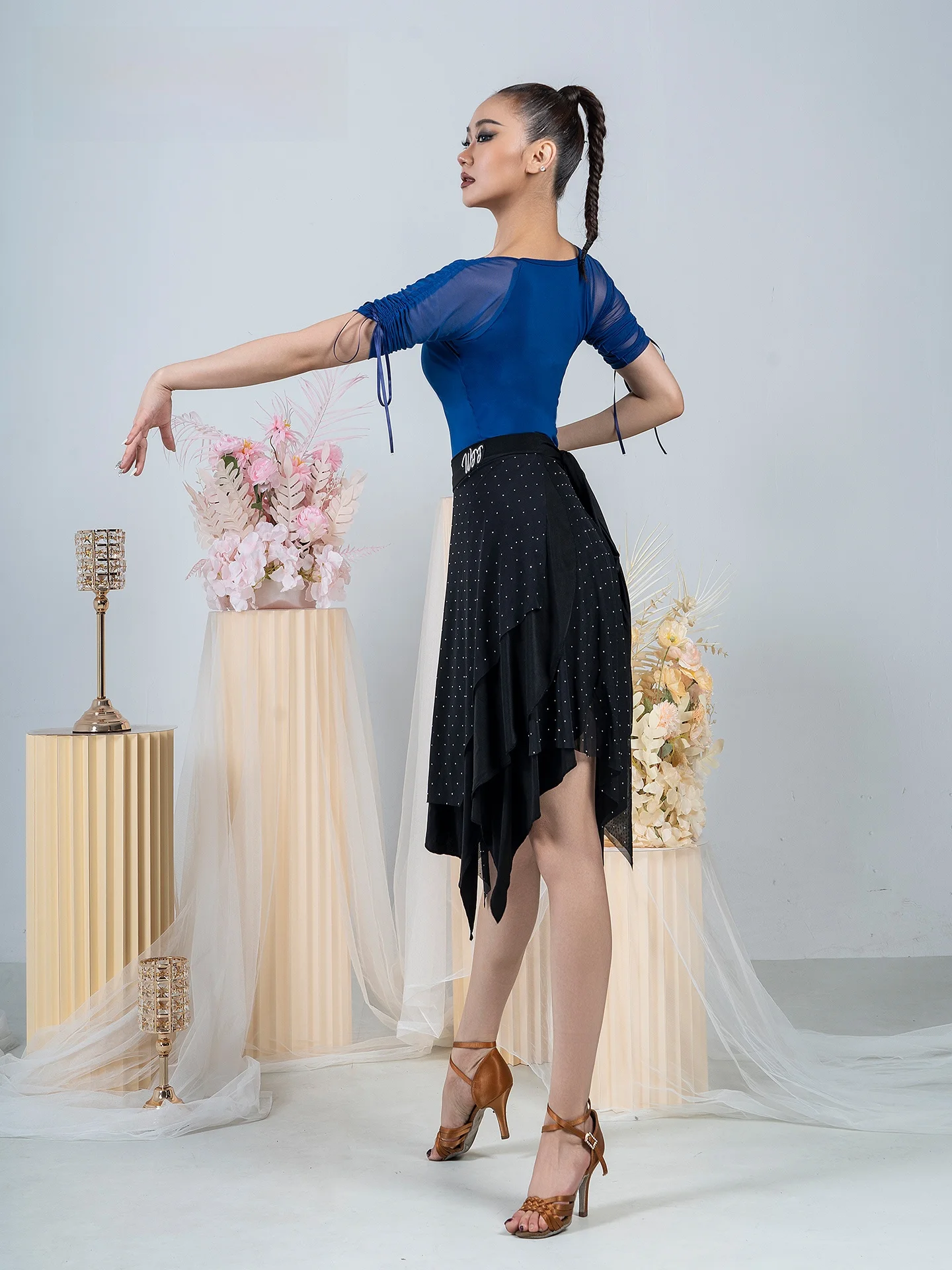 เสื้อเต้นลาติน WJJdance สำหรับผู้หญิง รุ่นใหม่ ปี 2025 ผ้าตาข่ายผสม ดีไซน์สายรัด โมเดิร์น เหมาะสำหรับฝึกซ้อม