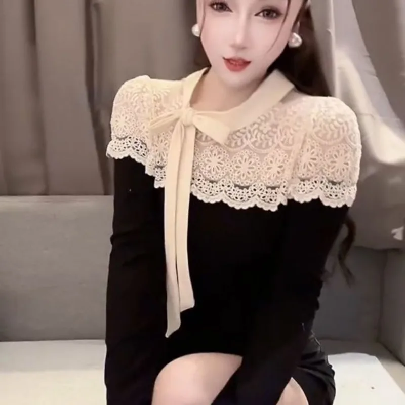 

2025 Autumn Temperament French Lace Lace Splicing Lace Knit Sweater Loose Contrast Top