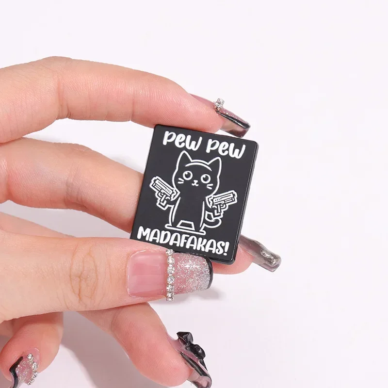 Black And White Cat Enamel Pins Don't Worry I'm from Tech Support Brooch Cute Kitten Metal Badges Lapel Jewelry Gift Wholesale