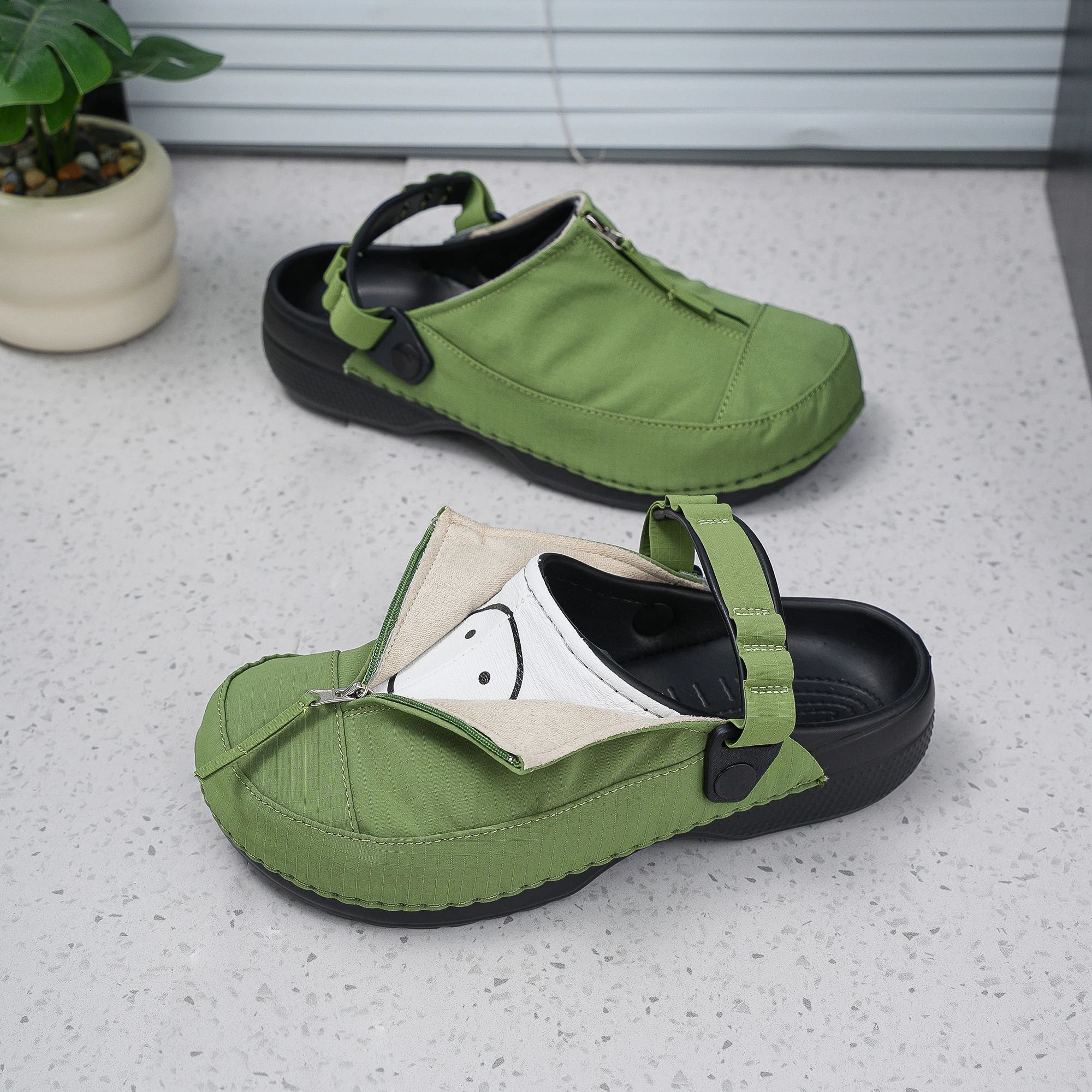 Men Closed Toe Slip On Clogs With Zipper Design Comfort Outdoor Walking Sandals For Everyday Use