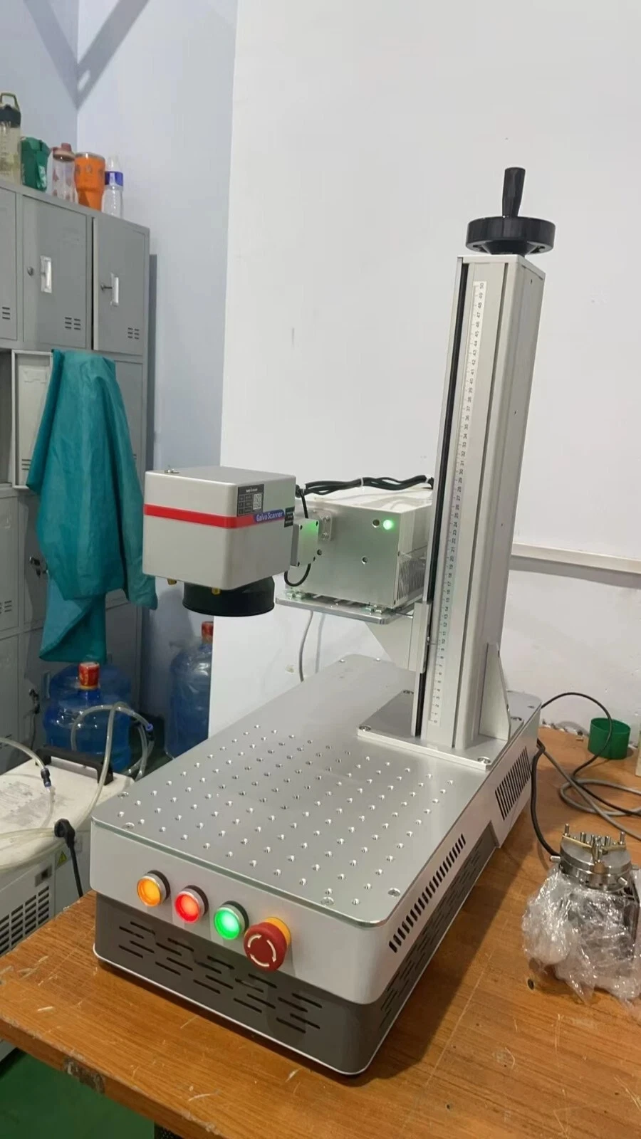 ماكينة نقش بالليزر بالأشعة فوق البنفسجية 3 وات 5 وات، ماكينة نقش تبريد الهواء، خشب زجاجي معدني #1