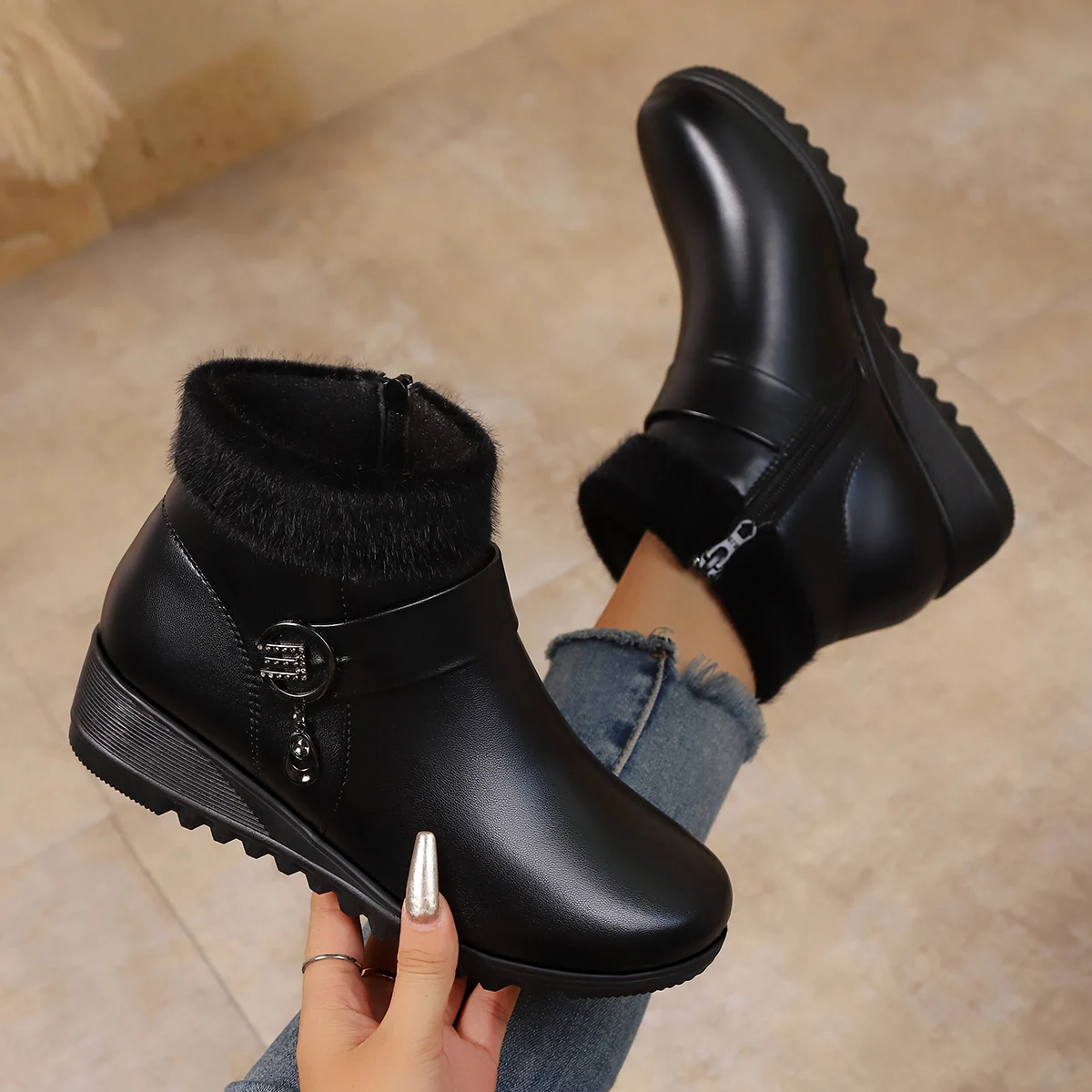 New Winter Warm And Non-Freezing Fleece Short Boots For Middle-Aged And Elderly People With Soft Soles And Anti-Slip Properties