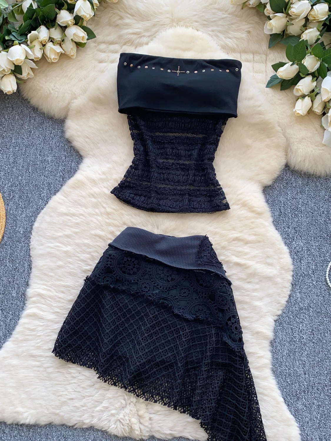 طقم نسائي صيفي بأسلوب بوهيمي، توب بدون حمالات وتنورة قصيرة عالية الخصر مع تطعيمات شبكية غير منتظمة، مضاد للكشف عن الملابس الد... #3