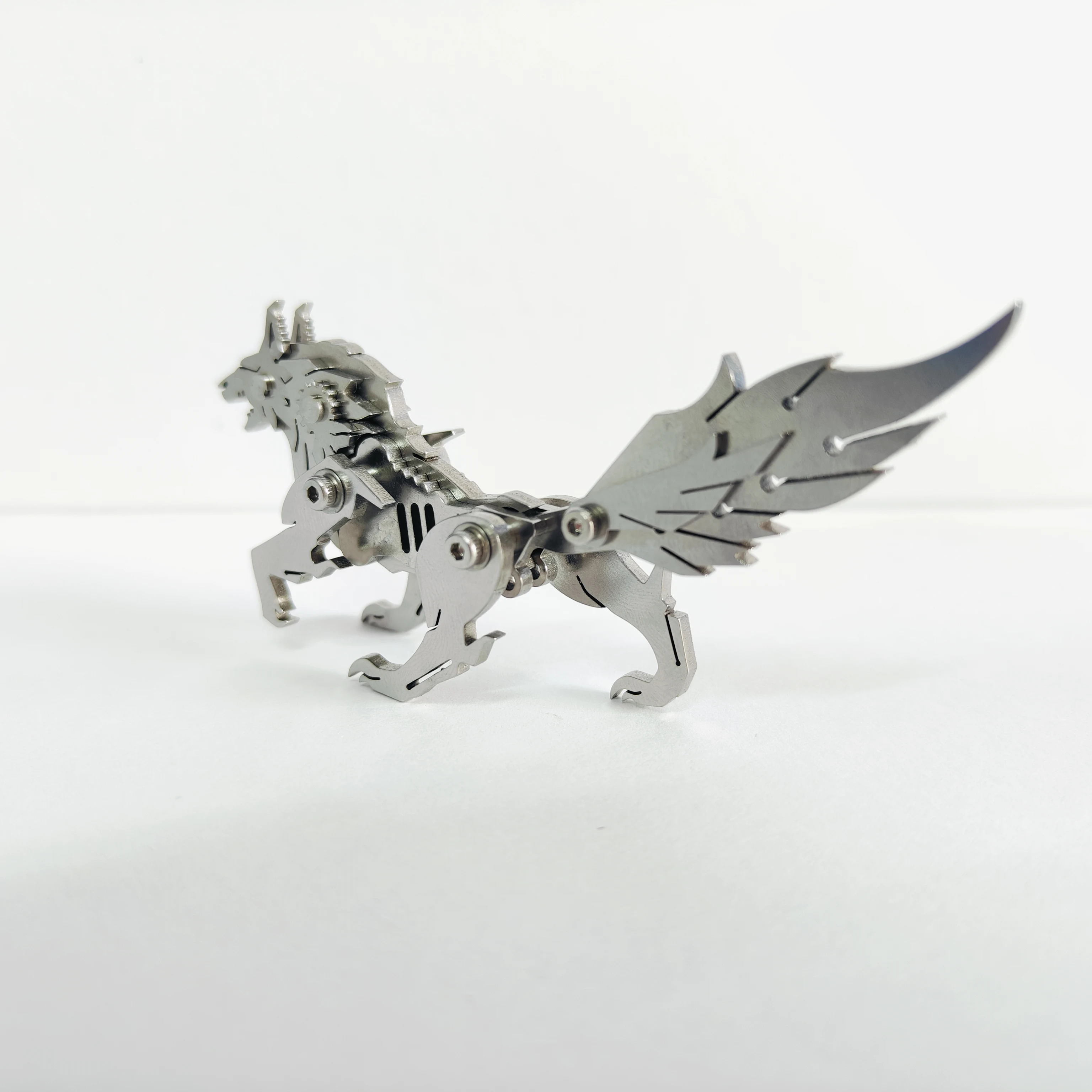 MOKR Little Wolf Puzzle in metallo 3D Giocattolo per bambini Formazione educativa Regalo di compleanno di Natale Figurina modello artigianale fai-da-te