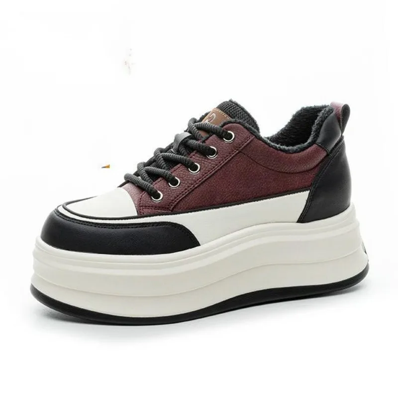 

Новая универсальная женская обувь 7,5 см, кожаная маленькая белая повседневная спортивная обувь на толстой подошве, легкий боа на увеличенном каблуке со шнуровкой