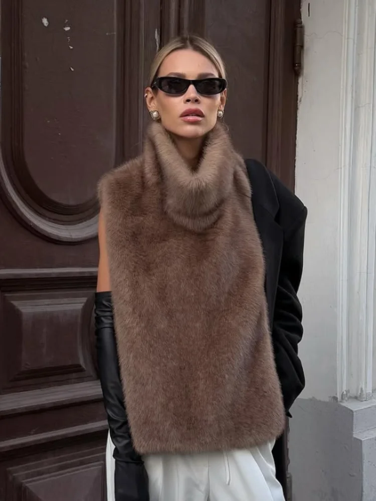 الصلبة فو الفراء سترة المحاصيل الأعلى المرأة موضة الياقة المدورة رقيق قصيرة تانك القمم 2025 الشتاء الإناث أنيقة جاكيت بلا إكمام معطف