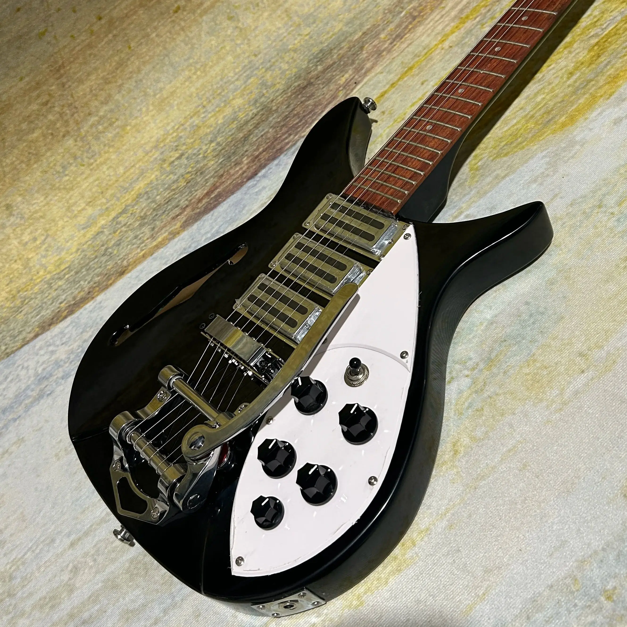 Rickenback 325 Mode… - image