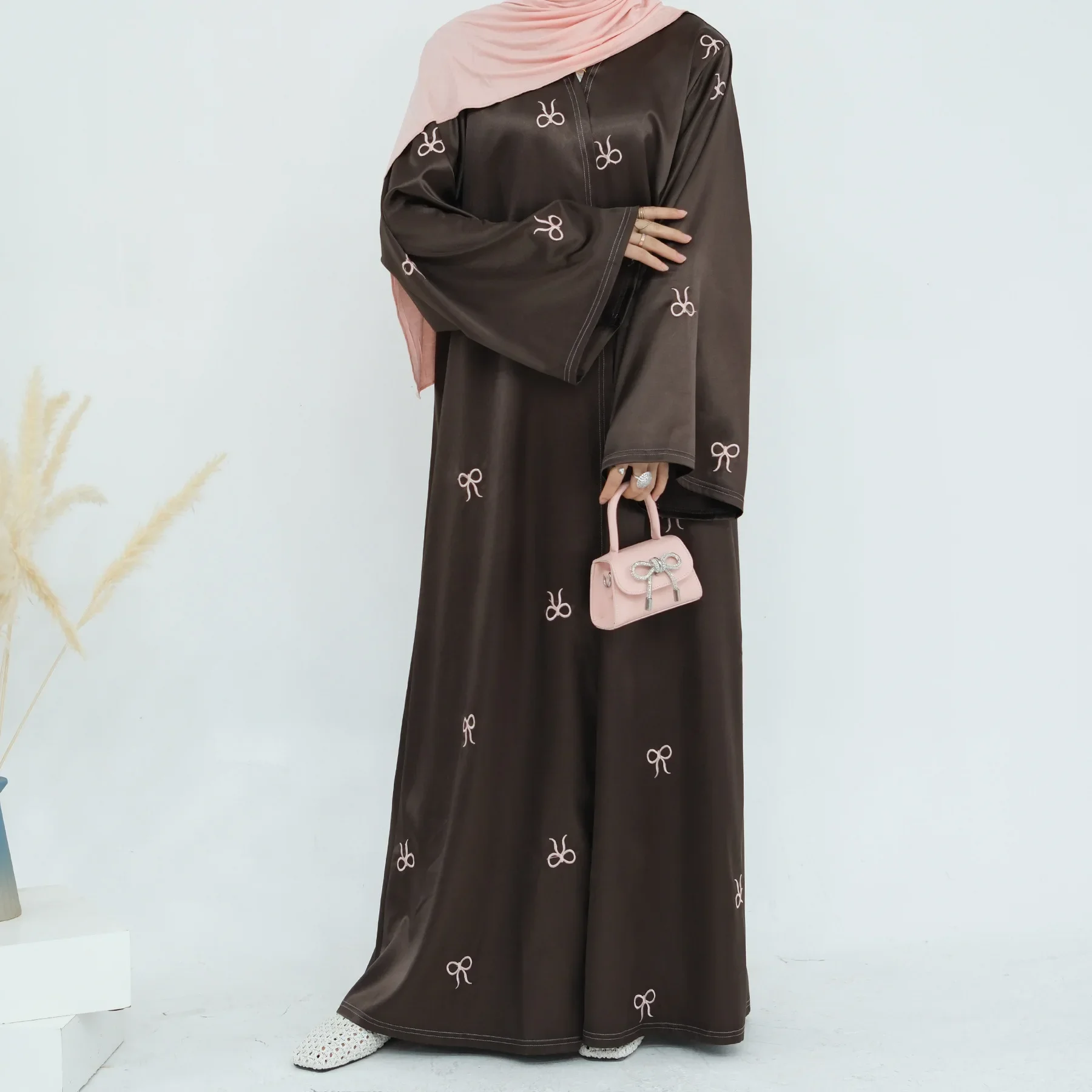 Ramadan โบว์เย็บปักถักร้อยชุดกิโมโน Abaya ดูไบหรูหรามุสลิมชุดเปิด Abayas สําหรับผู้หญิงตุรกีเสื้อผ้าอิสลาม Kaftan Hijab Robe