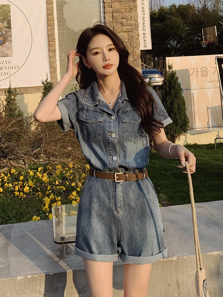 ชุดเอี๊ยมยีนส์สไตล์เรโทรฮ่องกงสำหรับผู้หญิง ฤดูร้อน ทรงหลวม ช่วยให้ดูผอม ขากว้าง ชุดจั๊มสูทเอวสูง ผ้าคอตตอนผสม