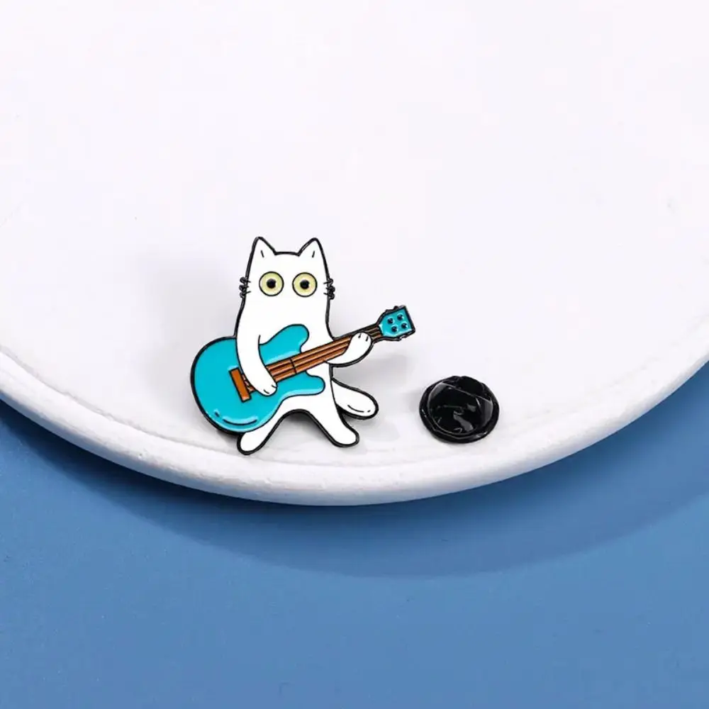 Elegant Accordion Cat-shape Brooch Guitar DJ Animal Theme Metal Pin Creative Violin Music Cat Badges Cloth Decoration