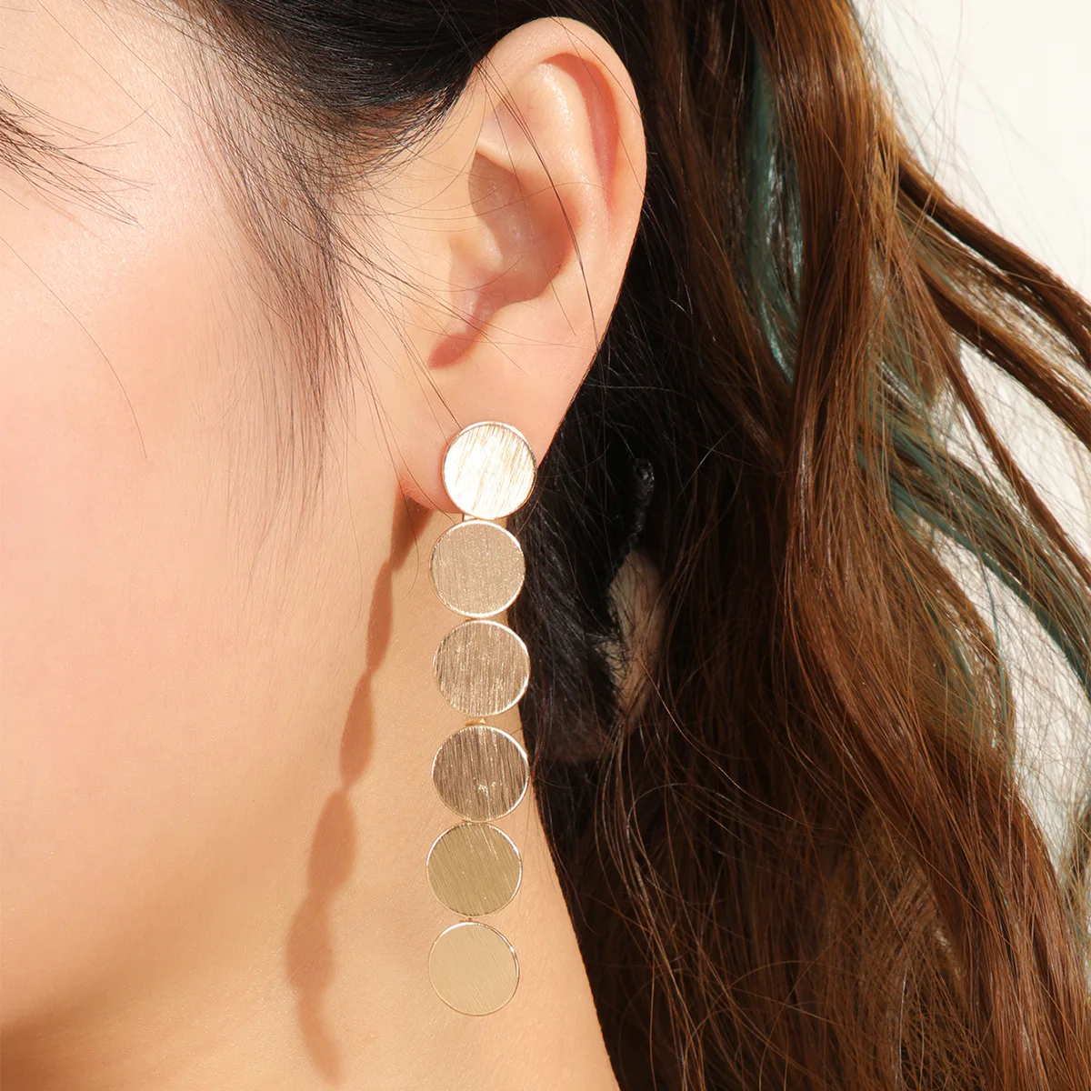 

Metal long disc earrings, niche elegant design, stylish streetwear studs, trendy high-end ear jewelry for women