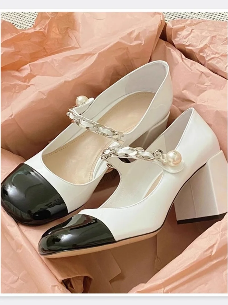 

Spring 2025 New Black White Matching Mary Jane Shoes Round Toe Chunky Heels Pearl Chain Buckle French Elegant Women Single Shoes